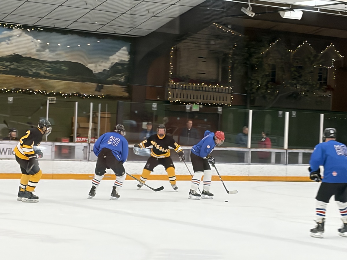 USA 80+ HOF final game action shot